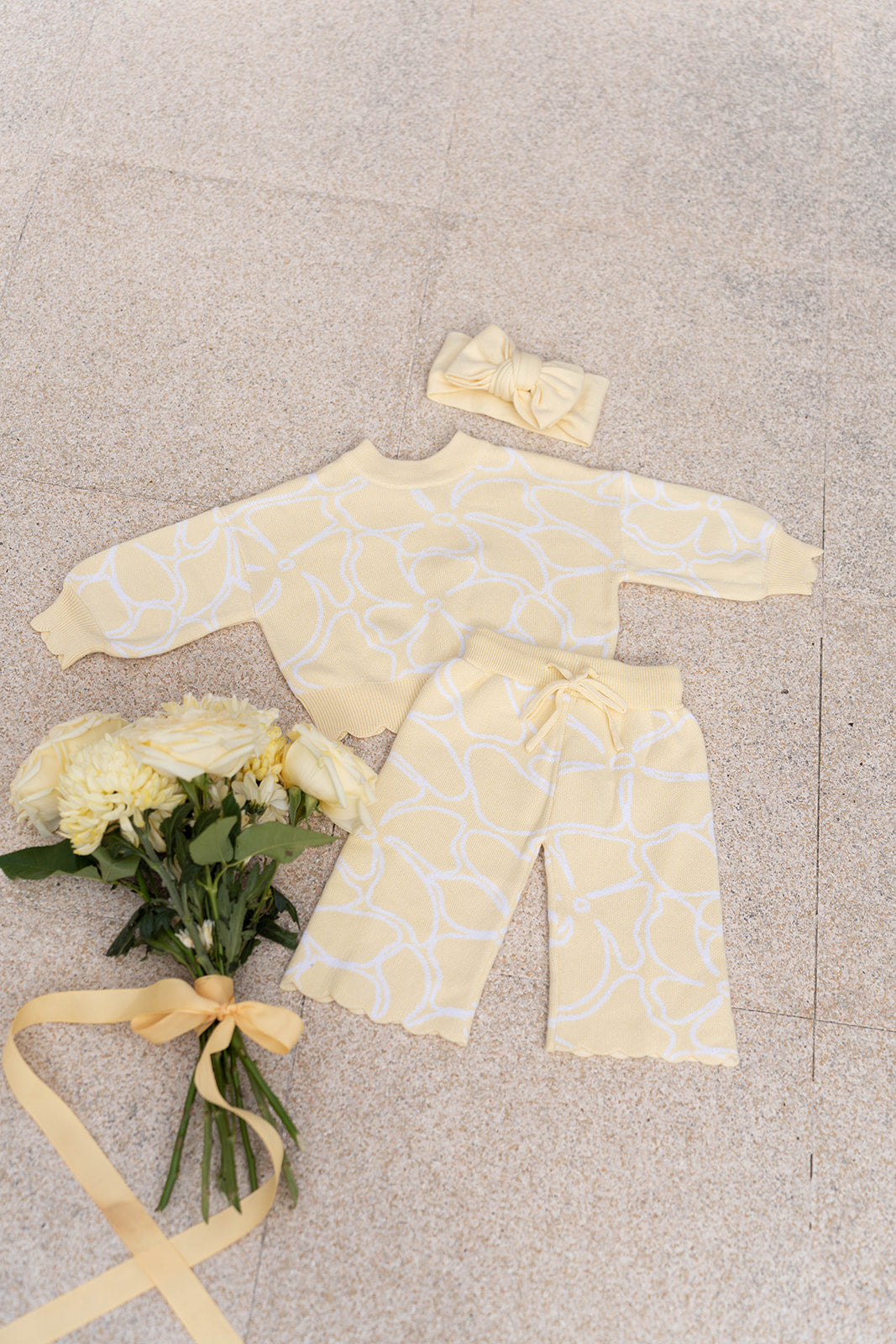 Oversized Knit Bow - Lemon