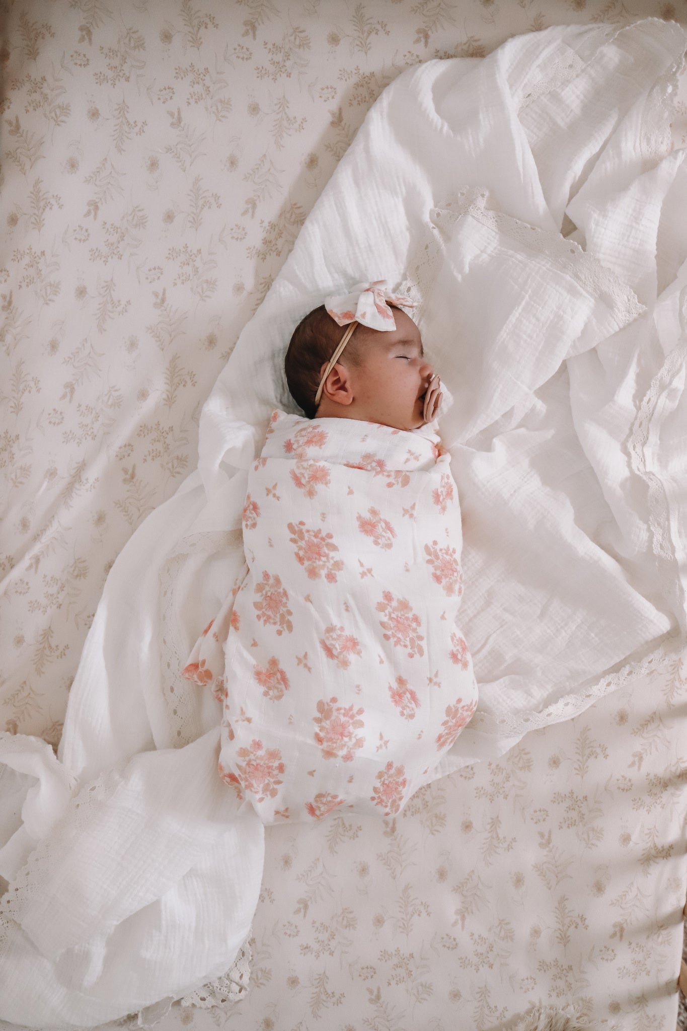 Milan Muslin Swaddle & Bow Set